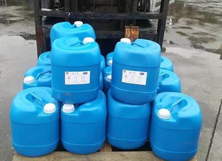 中国光伏发电新增容量首居全球